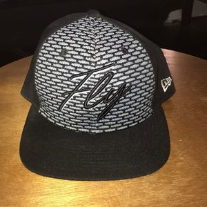 Flat brim snap back “Fly” Jordan hat